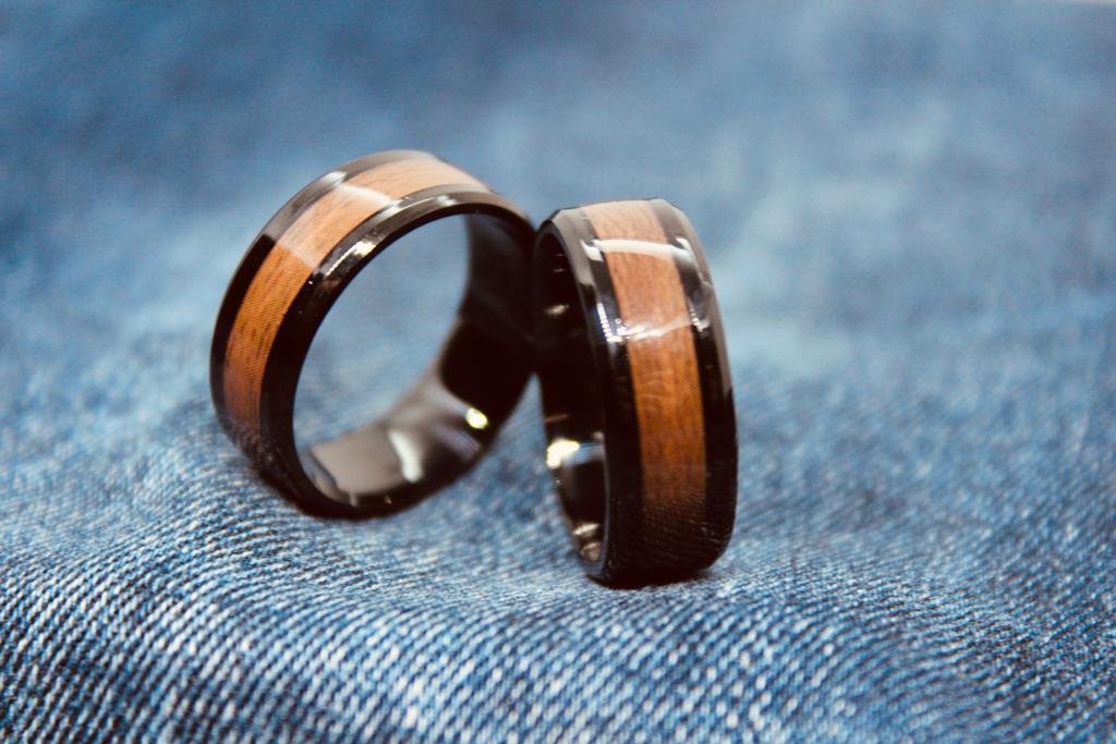 Stainless Steel Retro Wood Grain Band Ring 8MM